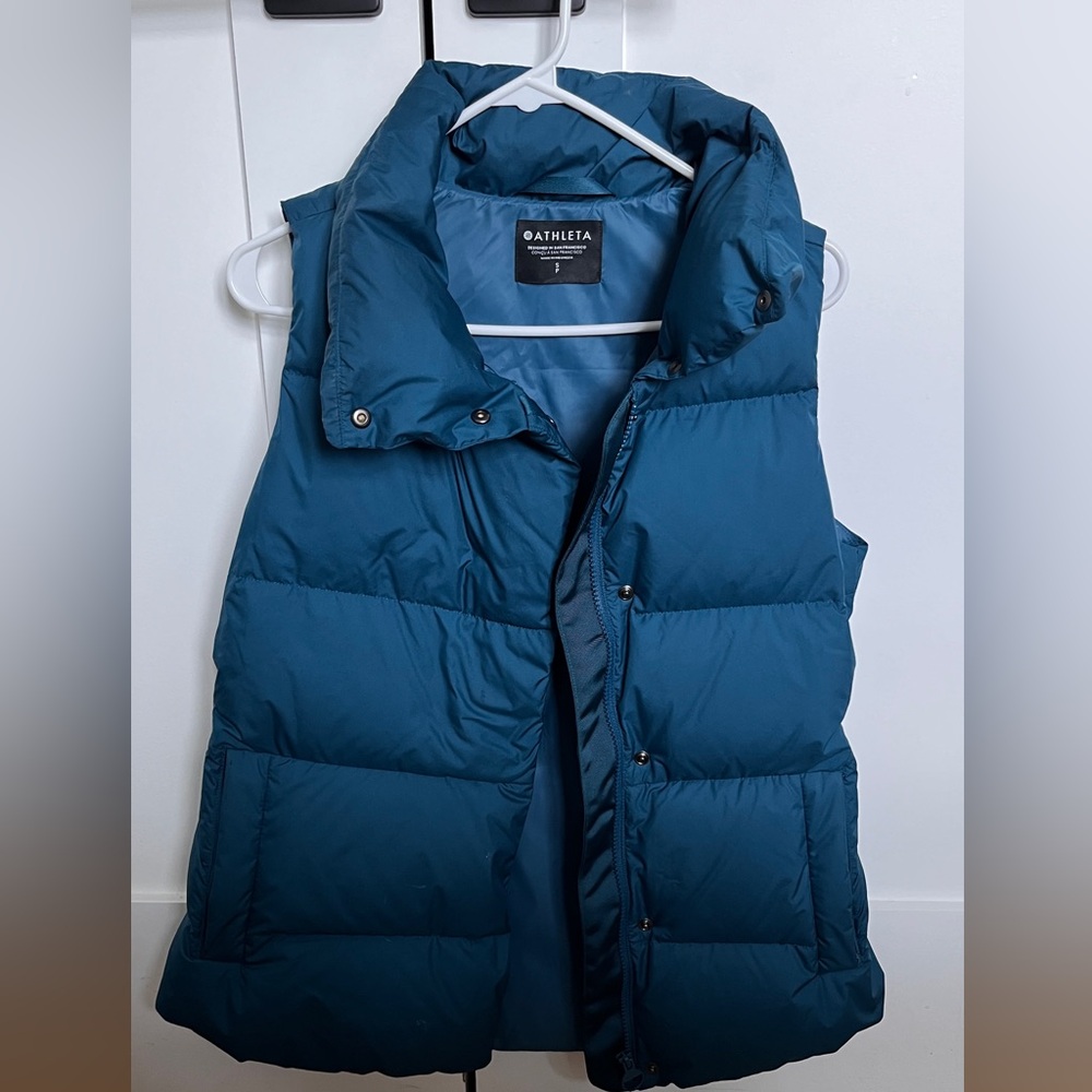 Athleta Puffer Vest